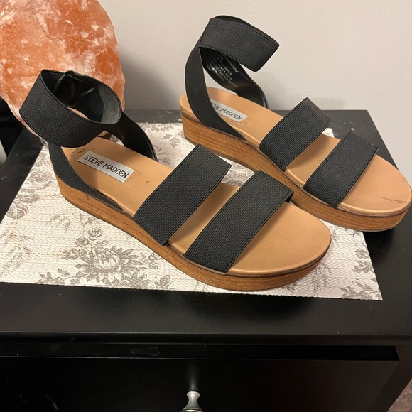 Steve Madden - Picture 2 of 4